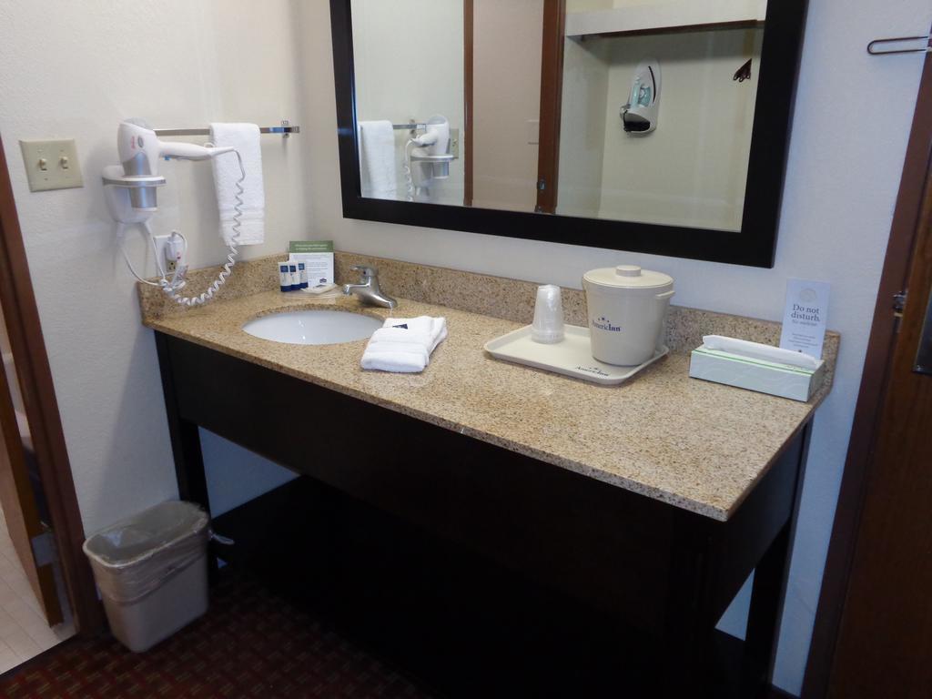 Americinn By Wyndham Johnston Des Moines Urbandale Oda fotoğraf